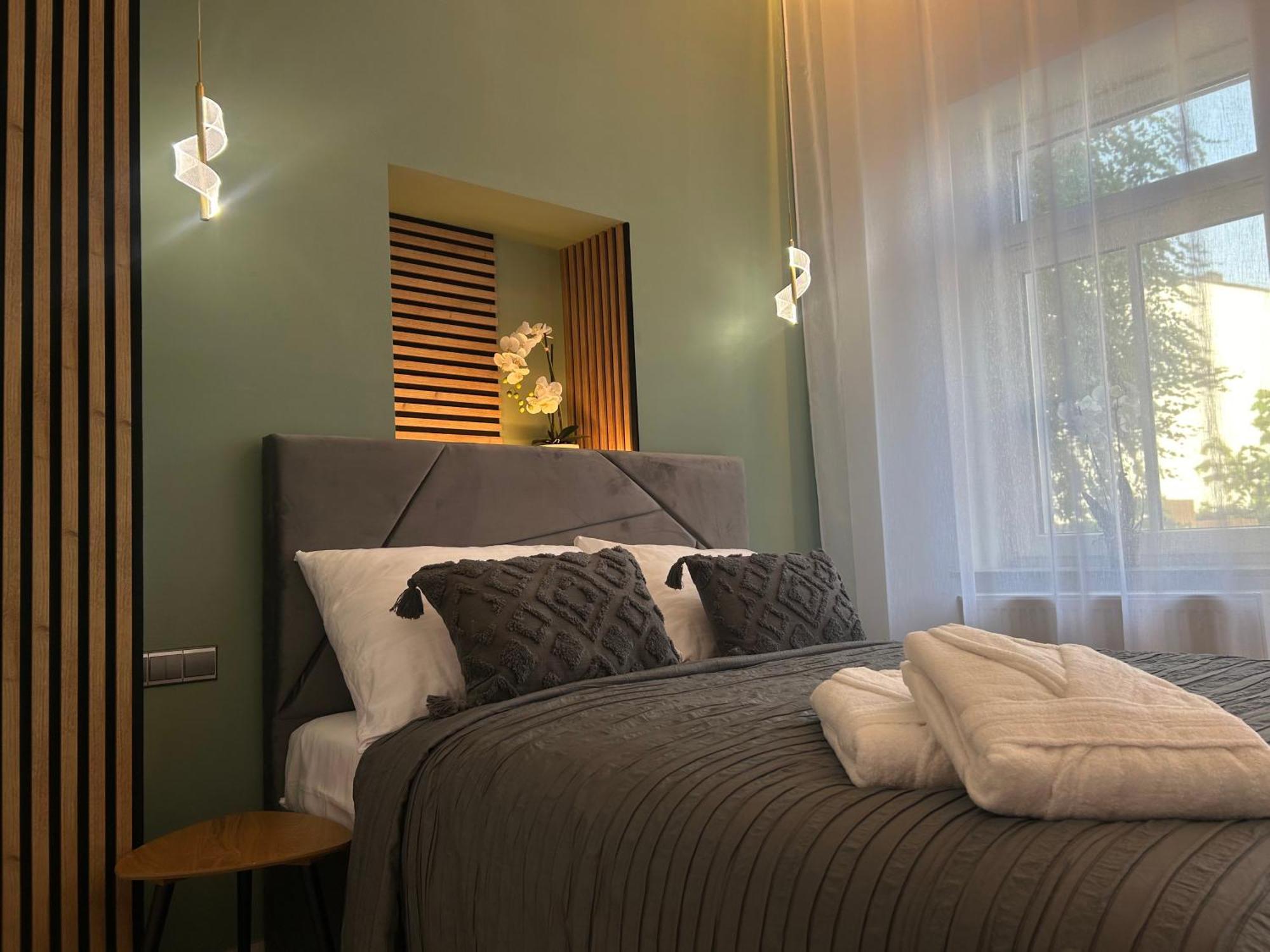 Leo Apartment Suite & Private Spa Zone - Old City Pozsony Kültér fotó