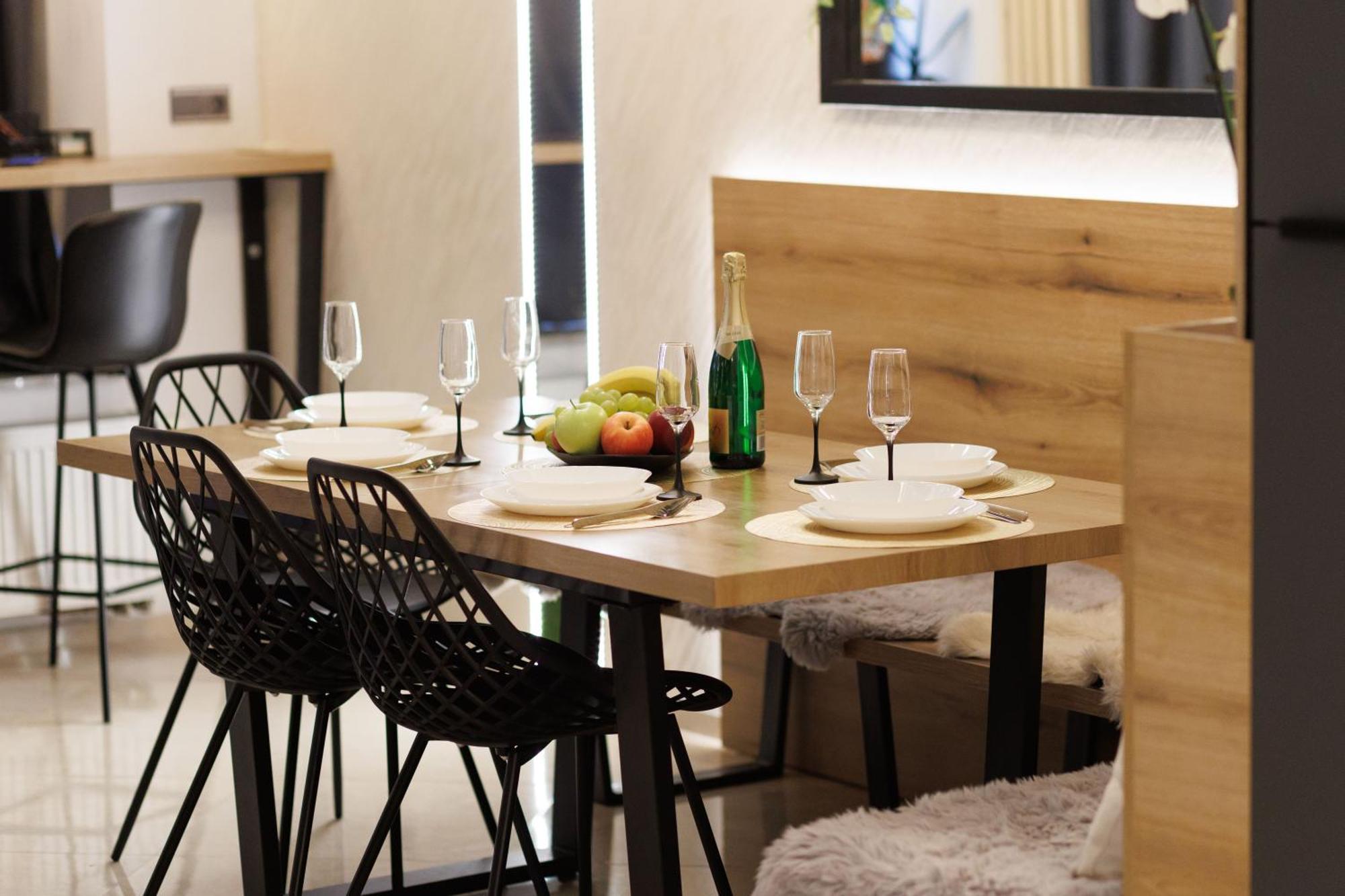 Leo Apartment Suite & Private Spa Zone - Old City Pozsony Kültér fotó