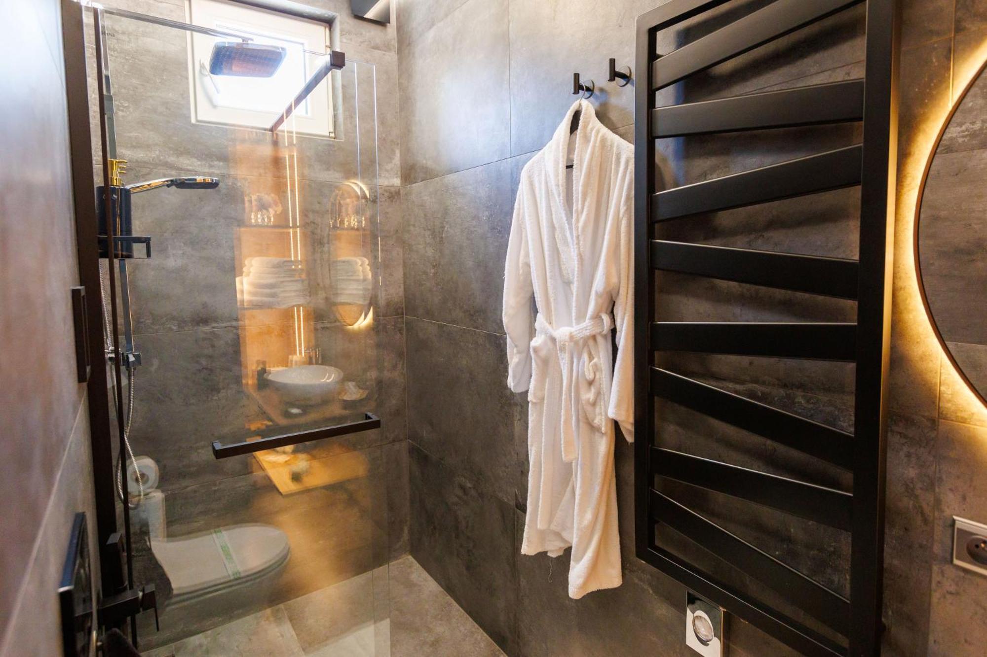 Leo Apartment Suite & Private Spa Zone - Old City Pozsony Kültér fotó