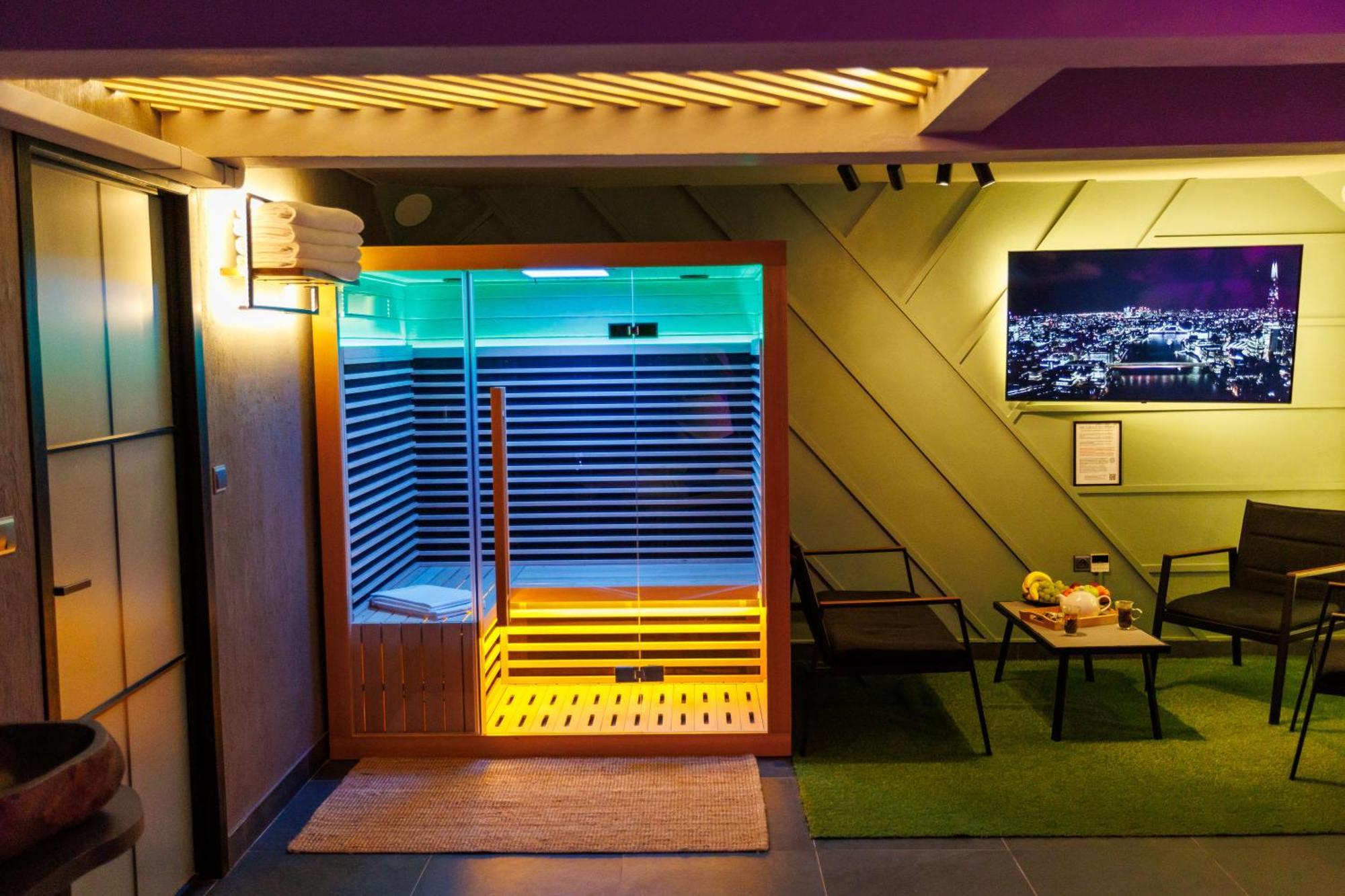 Leo Apartment Suite & Private Spa Zone - Old City Pozsony Kültér fotó