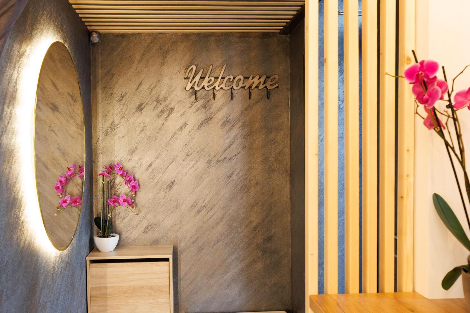 Leo Apartment Suite & Private Spa Zone - Old City Pozsony Kültér fotó